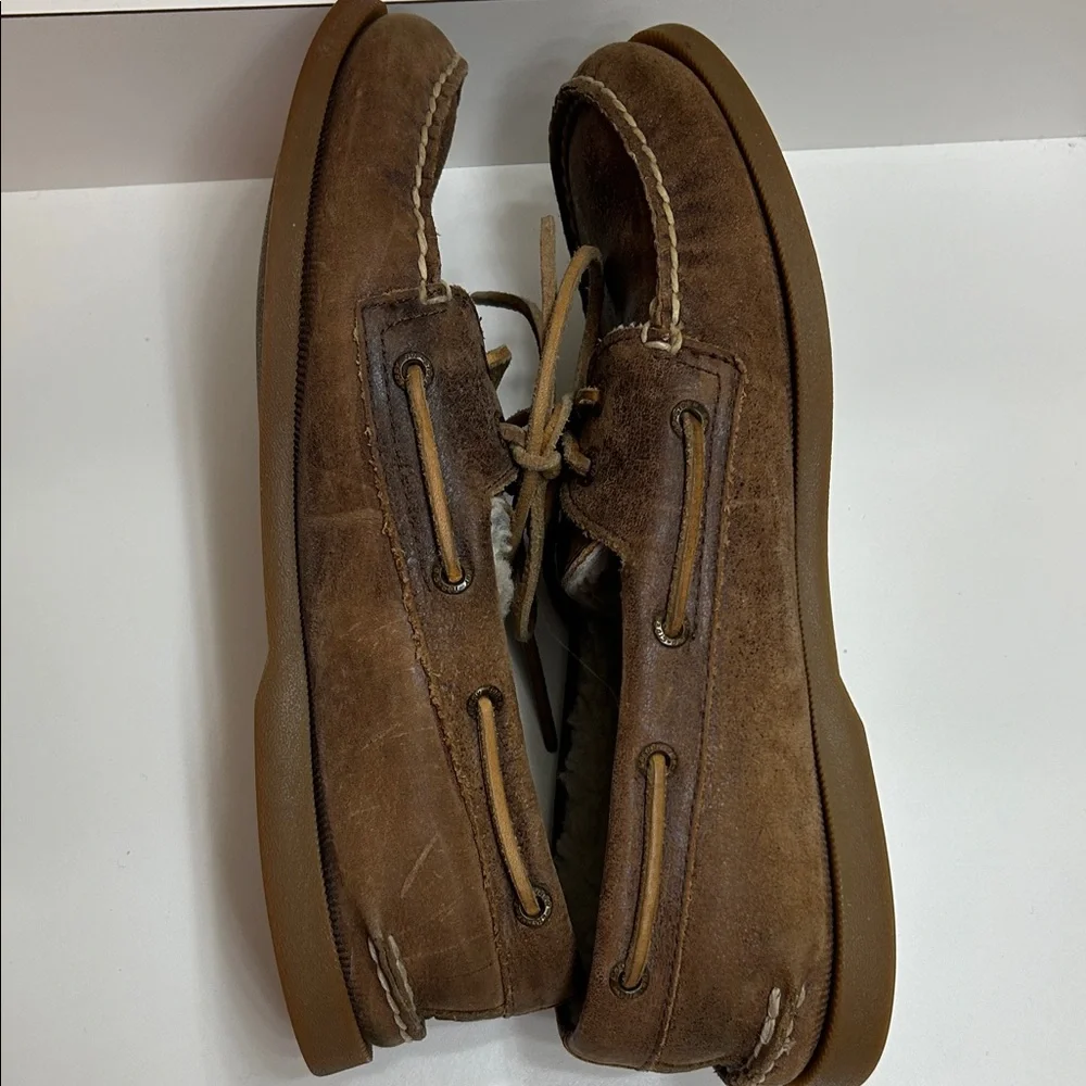 Sperry Brown / Tan Leather Boat Shoes with wool sheepskin lining, size 9.5